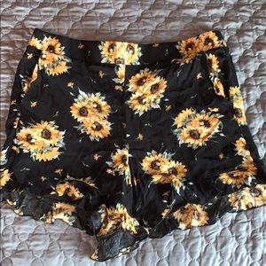 Flirty Sunflower Shorts Torrid Size 1